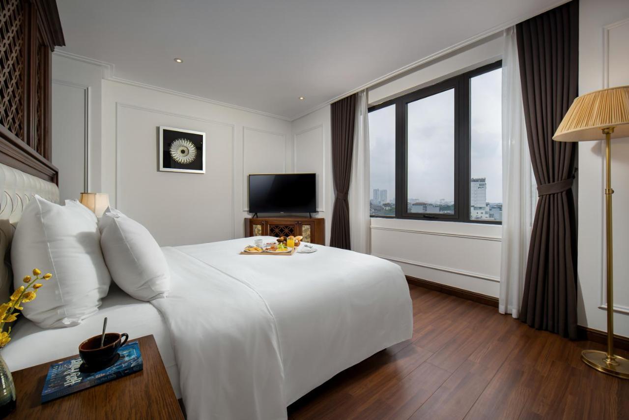The Q Khách sạn 4*