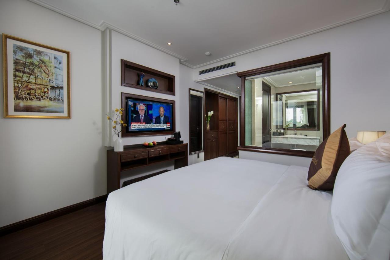 The Q Khách sạn 4*